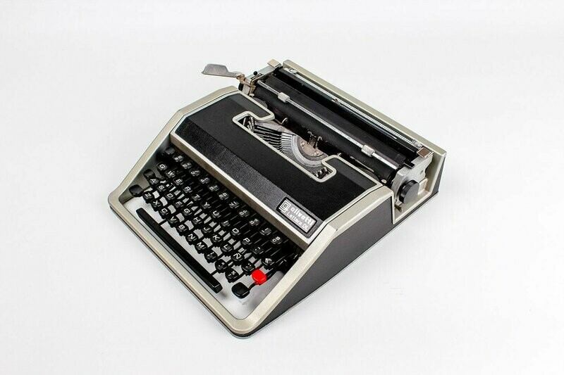 Olivetti Lettera DL 33 Original Typewriter
