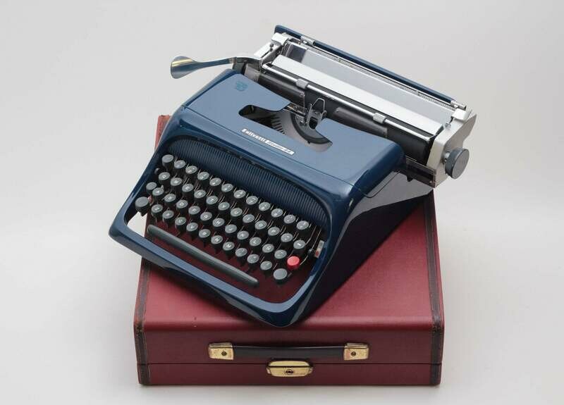 Olivetti Studio 44 Navy Blue Typewriter