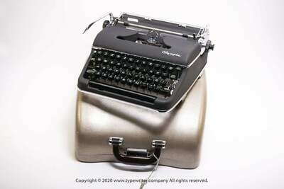 OLYMPIA SM3 de Luxe in mint condition - working portable vintage typewriter
