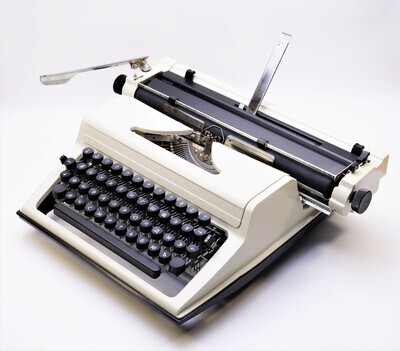 RUSSIAN CYRILLIC Mockba (Moscow) Typewriter - печатная машинка, пишеща машина, писаћа машина, друкарська машинка