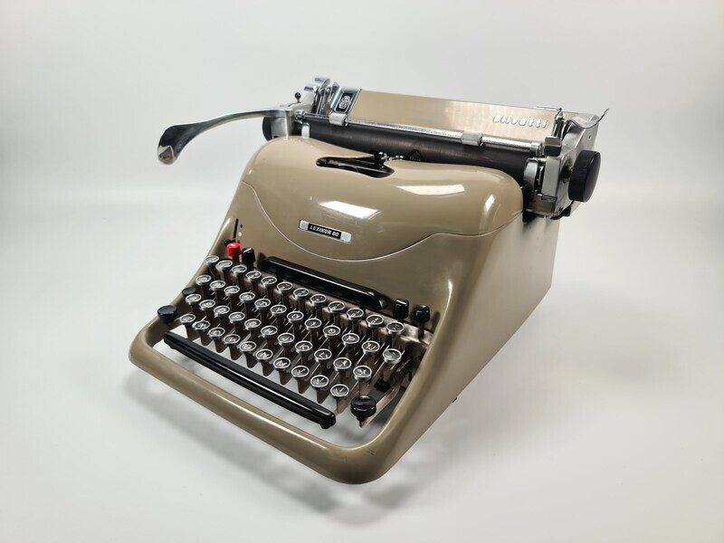 OLIVETTI LEXIKON 80 - Ivrea Italy 1949 - rare typewriter