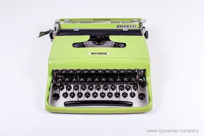 Olivetti Pluma/Lettera 22 Pistachio Green, Leonard Cohen's favorite, Vintage, Manual Portable, Professionally Serviced by Typewriter.Company