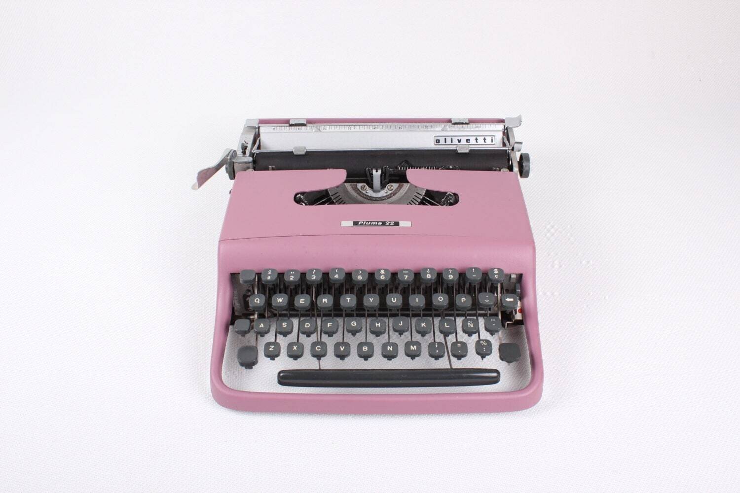 Olivetti Pluma 22 Light Violet Typewriter, Vintage, Mint Condition, Professionally Serviced by Typewriter.Company