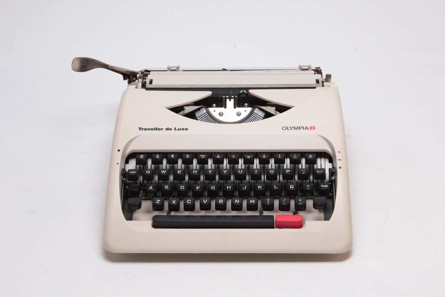 Olympia Traveller De Luxe Light Beige Typewriter, Serviced 