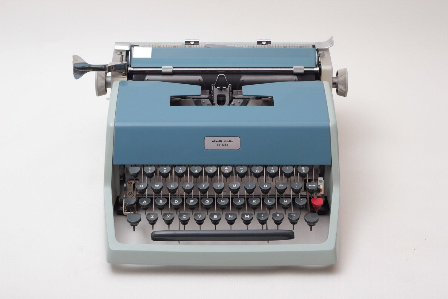 Olivetti Studio De Luxe, Blue&amp;Grey Manual Vintage Typewriter, Serviced