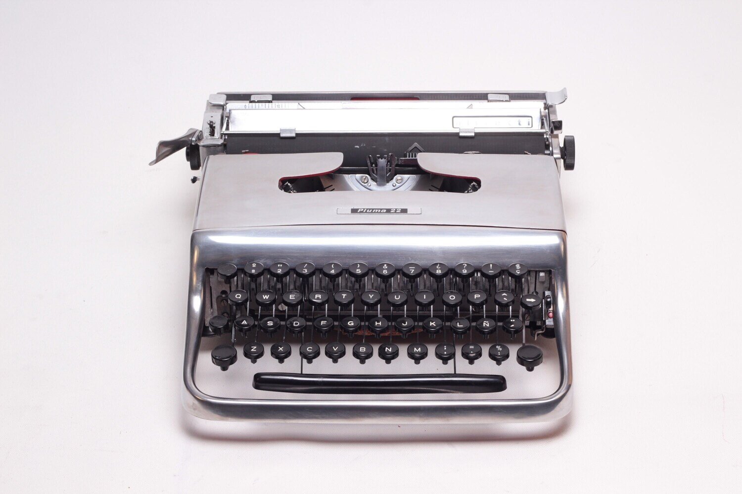 Limited Edition Olivetti Pluma 22 &quot;Chrome&quot; Aluminum Typewriter, Vintage, Manual Portable, Professionally Serviced by Typewriter.Company