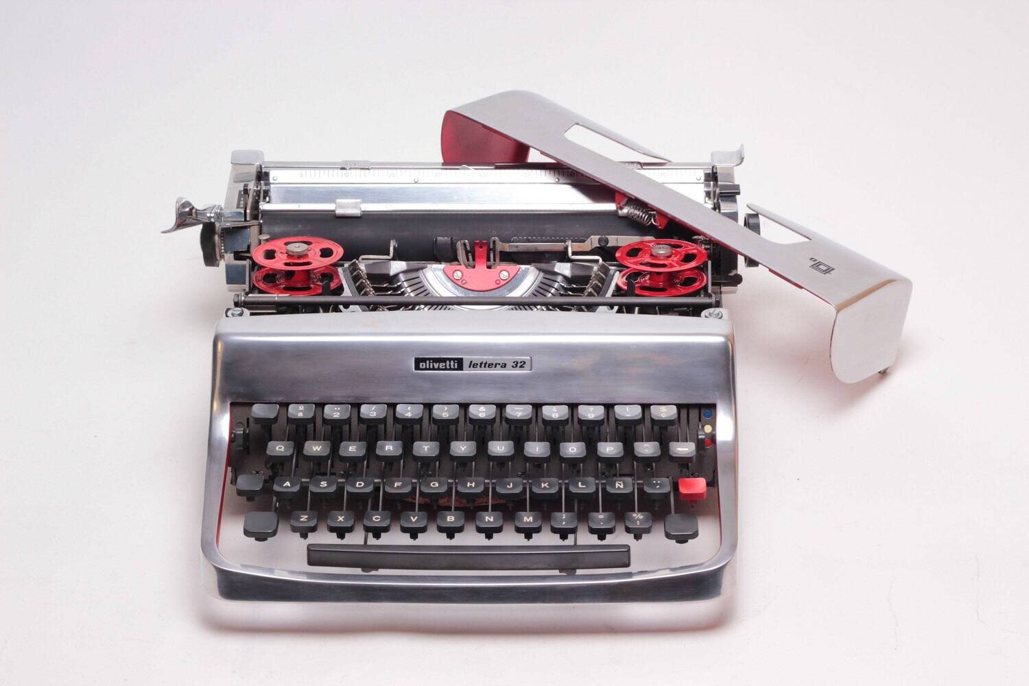 Limited Edition Olivetti Lettera 32 &quot;Chrome&quot; Aluminum Typewriter, Vintage, Manual Portable, Professionally Serviced by Typewriter.Company