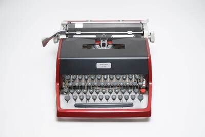 Limited Edition Olivetti Studio de Luxe Typewriter, Vintage, Mint Condition, Manual Portable, Professionally Serviced by Typewriter.Company