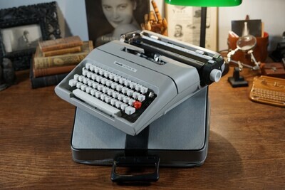 Olivetti Lettera 35i Typewriter + Rare Carrying Case, Vintage, Mint Condition, Professionally Serviced by Typewriter.Company