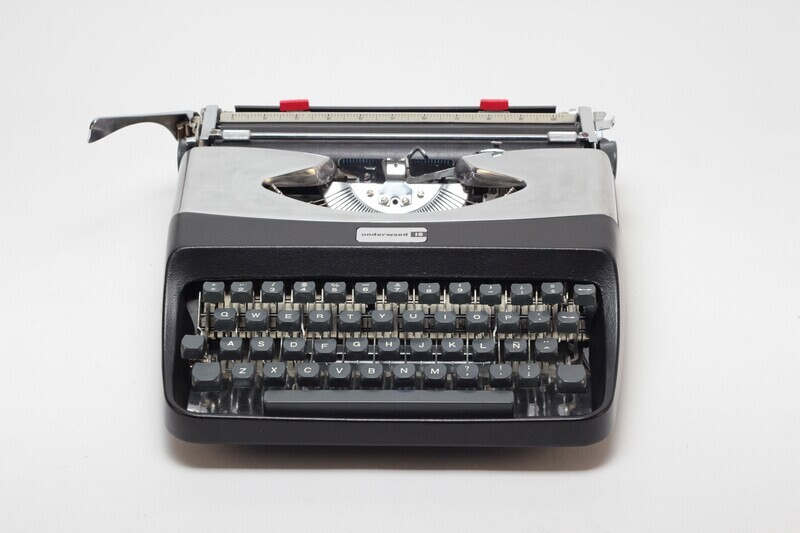 Underwood 18 Black &amp; Silver Typewriter, Vintage, Mint Condition, Manual Portable, Professionally Serviced by Typewriter.Company