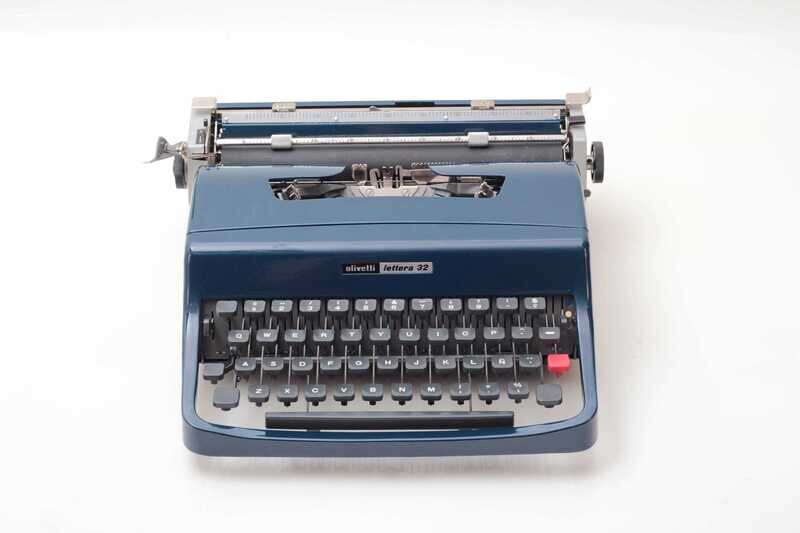 Olivetti Lettera 32 Navy Blue Vintage, Manual Typewriter, Serviced