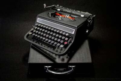 Limited Edition Hispano Olivetti Studio 46 (42) Classic Black Typewriter