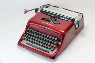 Limited Edition Olivetti Studio 44 Burgundy Typewriter, Professionally Serviced