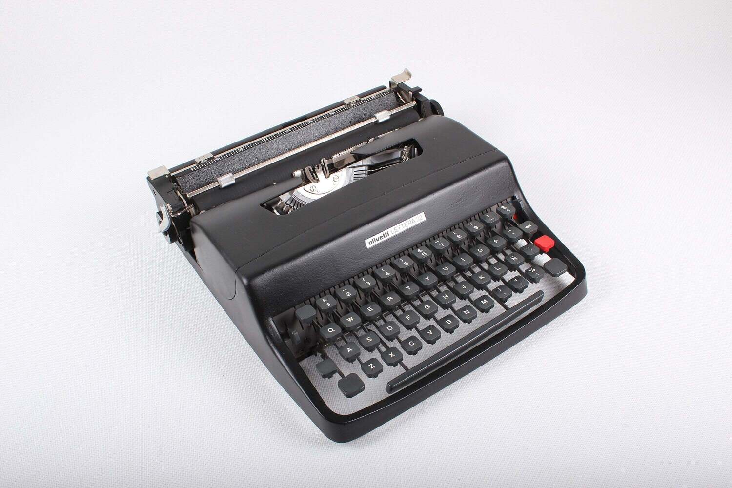 Olivetti Lettera 32 Matte Black Vintage, Manual Typewriter, Serviced