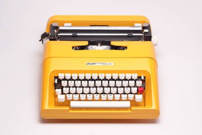 Iconic Manual Olivetti Lettera 35 Yellow Typewriter, Working - Gift for Writers- serviced