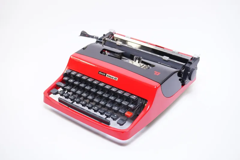 Olivetti Lettera 32 Glossy Red and Black Vintage Manual Typewriter, Serviced