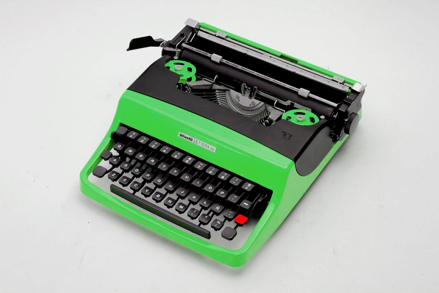 Olivetti Lettera 32 Custom Color Typewriter, Vintage, Manual Portable