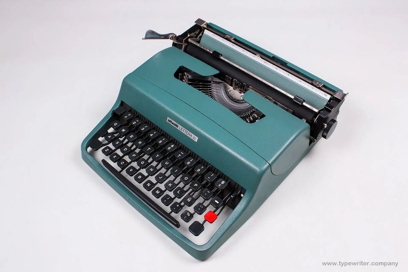 Olivetti Lettera 32 Original Green Typewriter,Vintage, Manual Portable