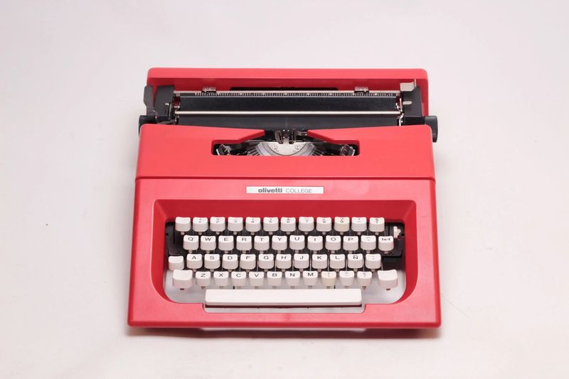 Olivetti College / Lettera 25 Red Vintage, Manual Typewriter, Serviced