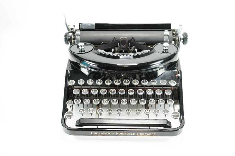 Underwood Noiseless Portable Vintage Manual Typewriter, Serviced