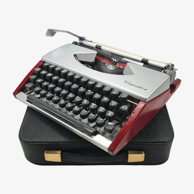 Olympia SF Vintage Manual Typewriter, Burgundy Silver QWERTZ, Restored