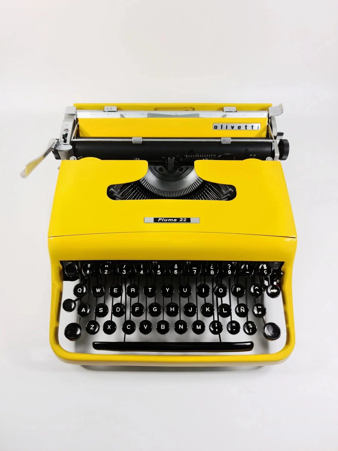 Olivetti Pluma 22, Pro Yellow Manual Vintage Typewriter, Restored
