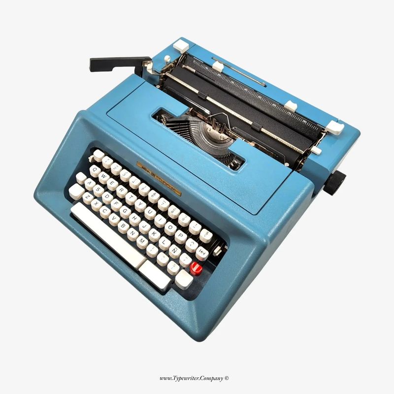 Olivetti Studio 46 Typewriter, Vintage Manual, Refurbished, QWERTY Keyboard