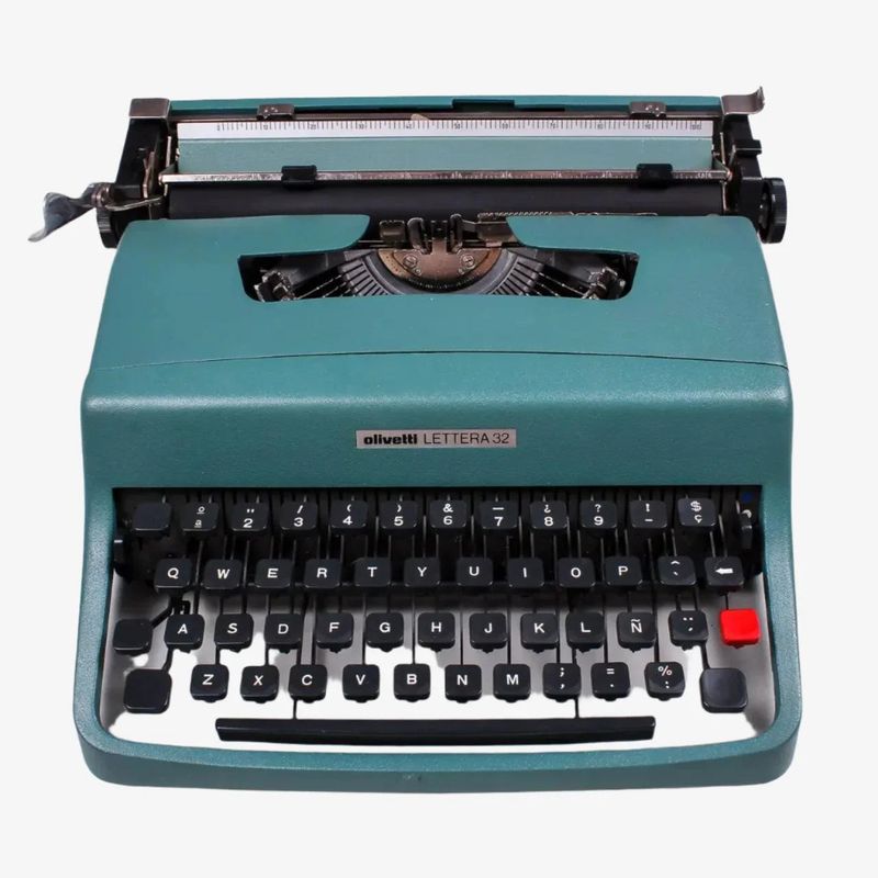 Olivetti Lettera 32 Original Green, Vintage Manual Typewriter, Restored