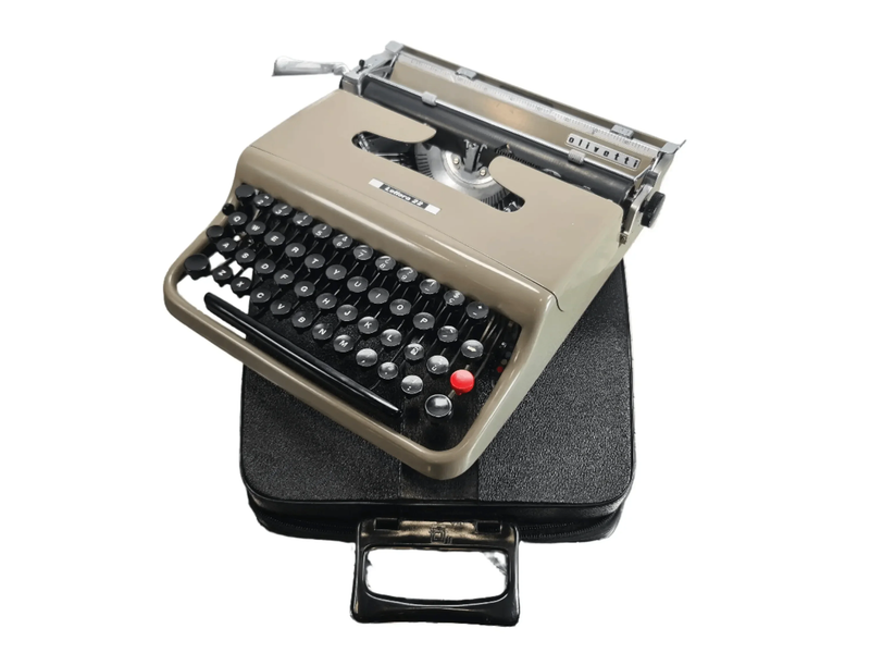 SOLD! Olivetti Lettera 22 Manual Vintage Typewriter, Portable, Serviced