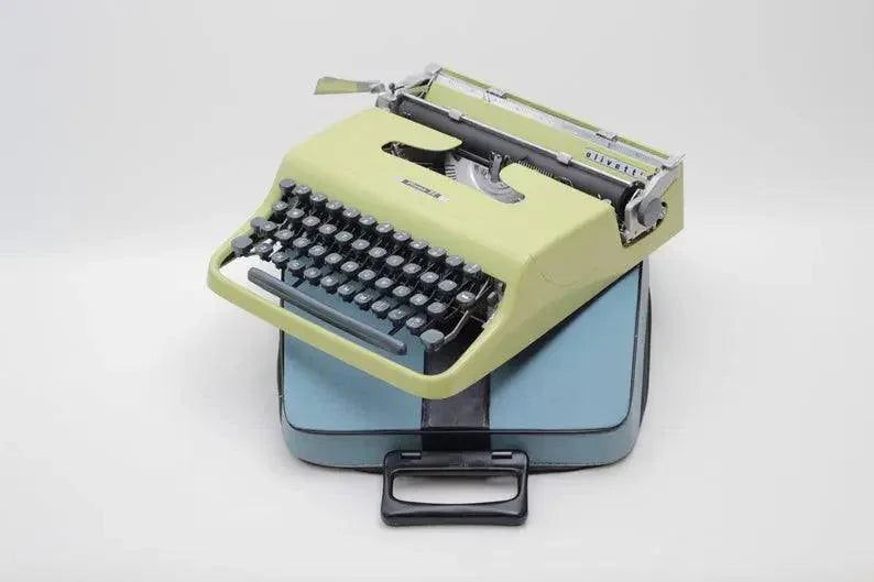 Olivetti Pluma 22, Original Green Manual Vintage Typewriter, Serviced