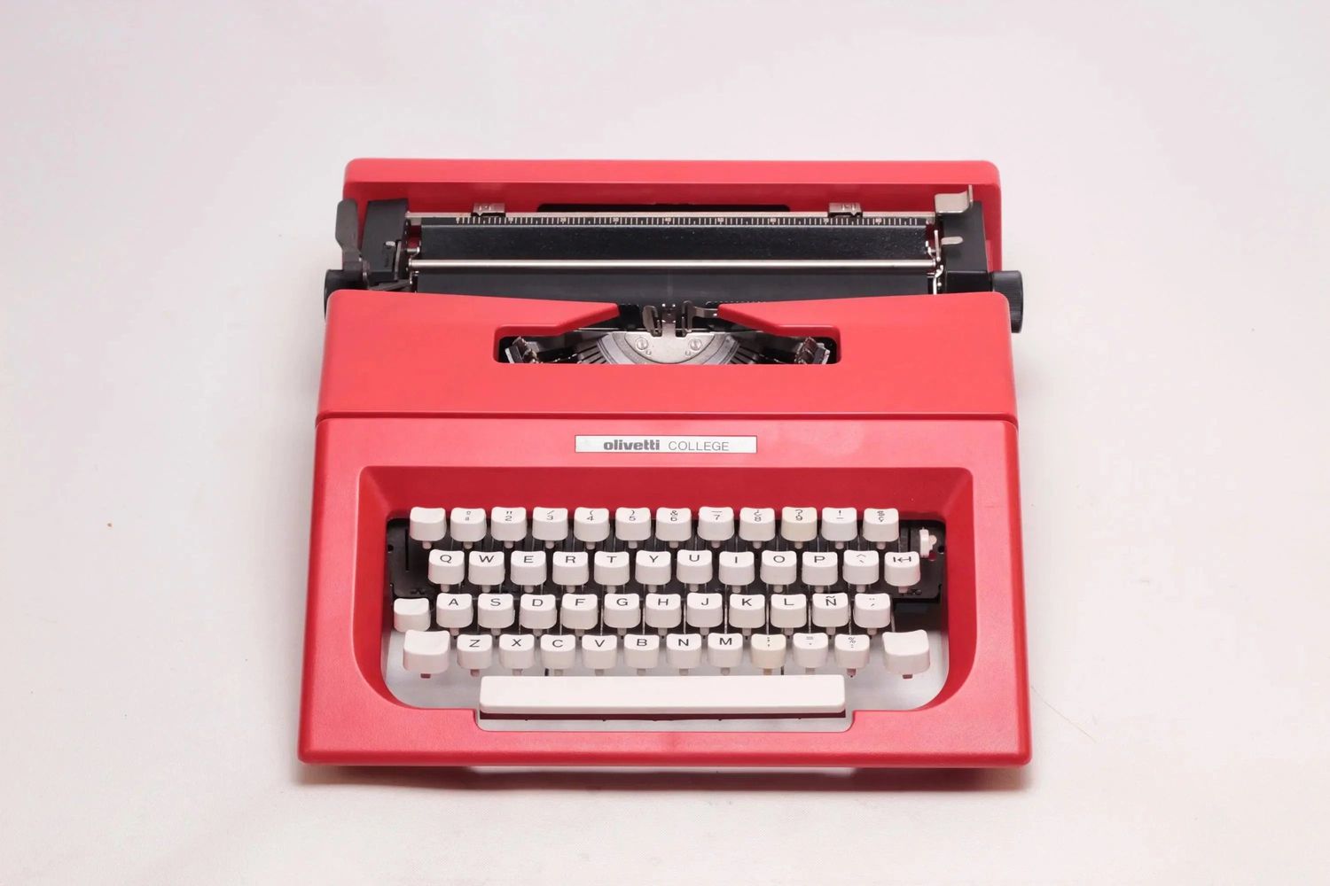 Olivetti College / Lettera 25 Red, Manual Vintage Typewriter, Serviced