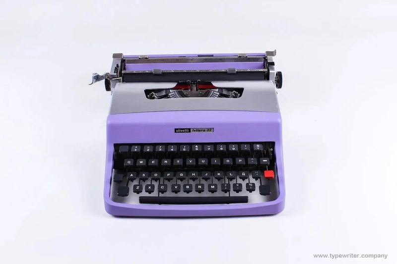 Olivetti Lettera 32 Lilac&amp;Silver, Vintage Manual Typewriter, Restored