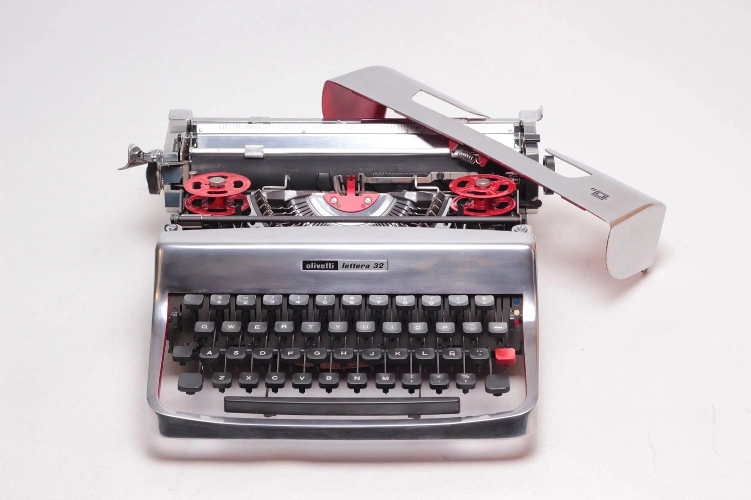Olivetti Lettera 32 Polished Silver Vintage Manual Typewriter Restored