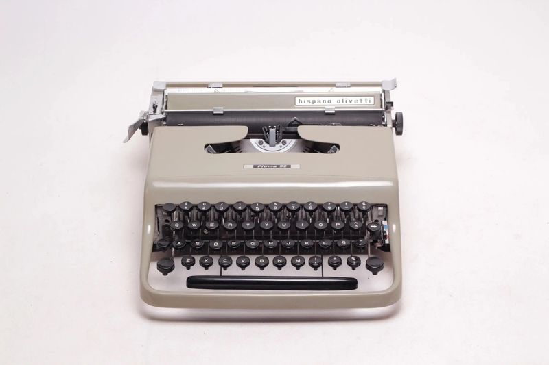 SOLD! Olivetti Pluma 22 Manual Vintage Typewriter, Portable, Serviced