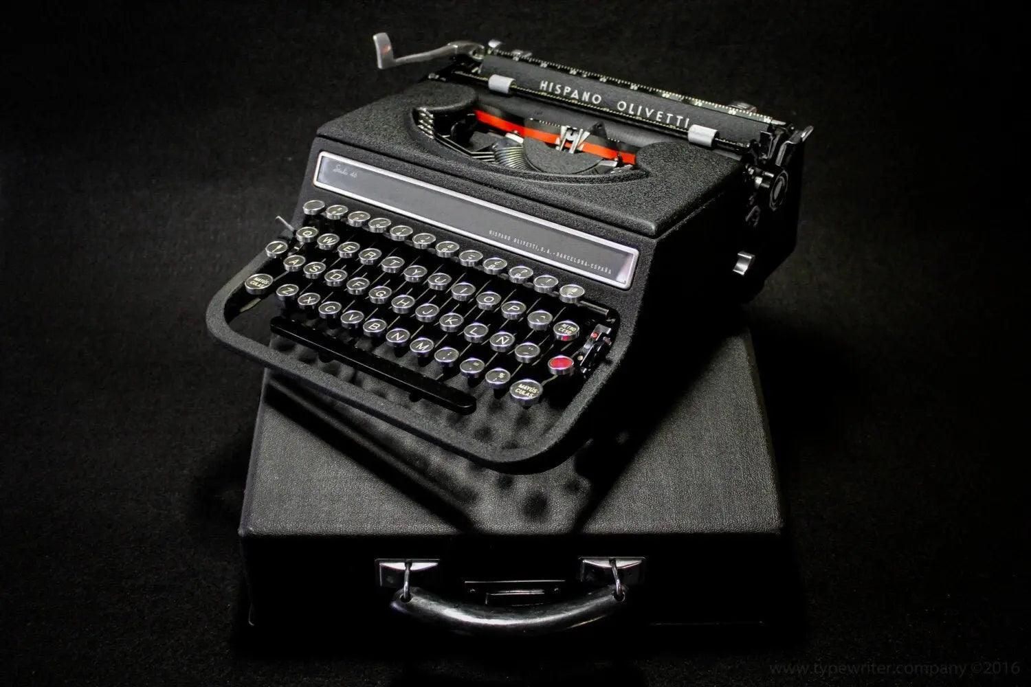 Olivetti Studio 46 (42) Classic Black Vintage Typewriter Serviced, case
