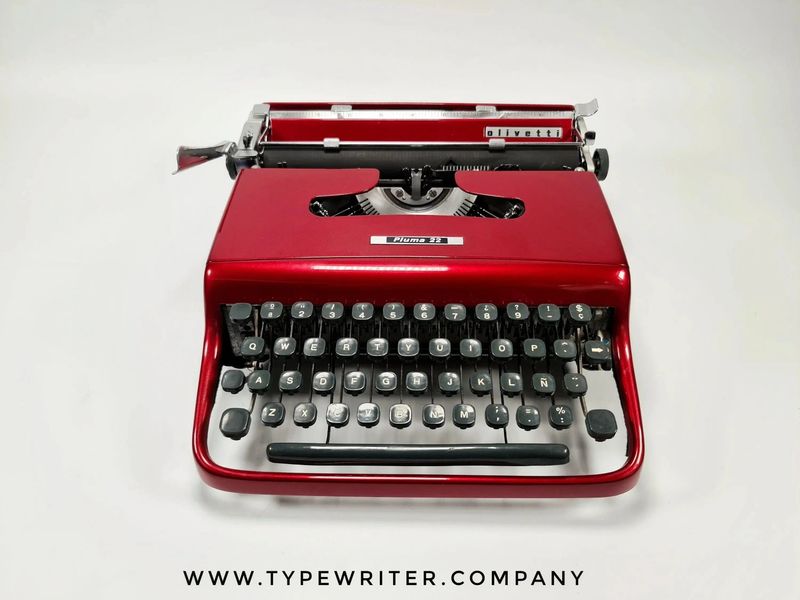 Olivetti Pluma 22 Coral Red, Vintage Manual Typewriter, Refurbished