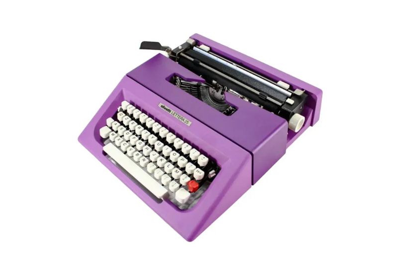 Olivetti Lettera 25 Violet, Vintage Manual Typewriter, Refurbished