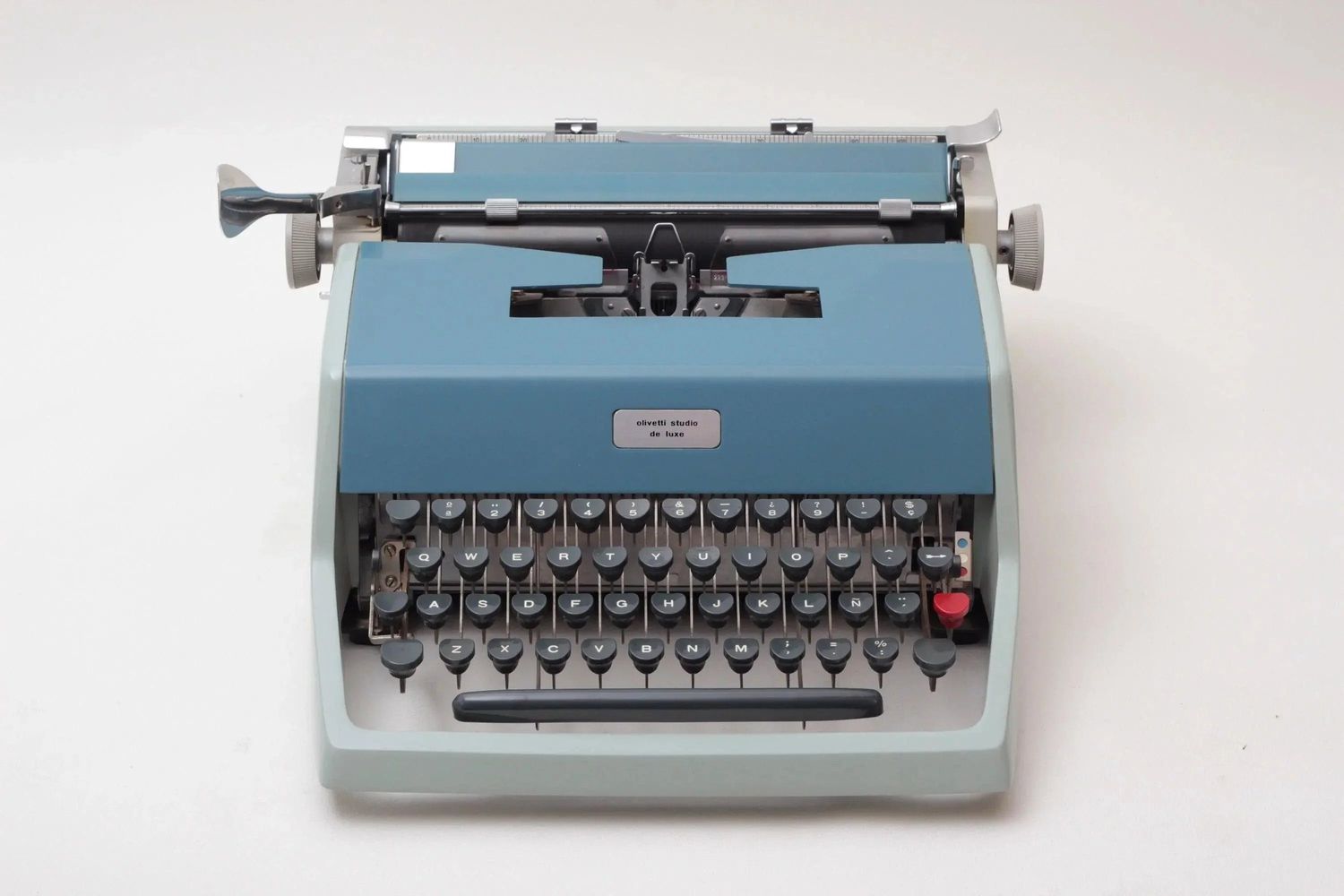 Olivetti Studio De Luxe, Blue&amp;Grey Manual Vintage Typewriter, Serviced