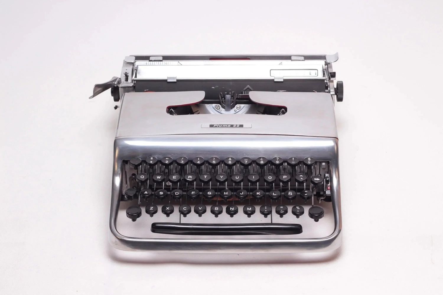 Olivetti Pluma 22, Polished Silver Manual Vintage Typewriter, Restored