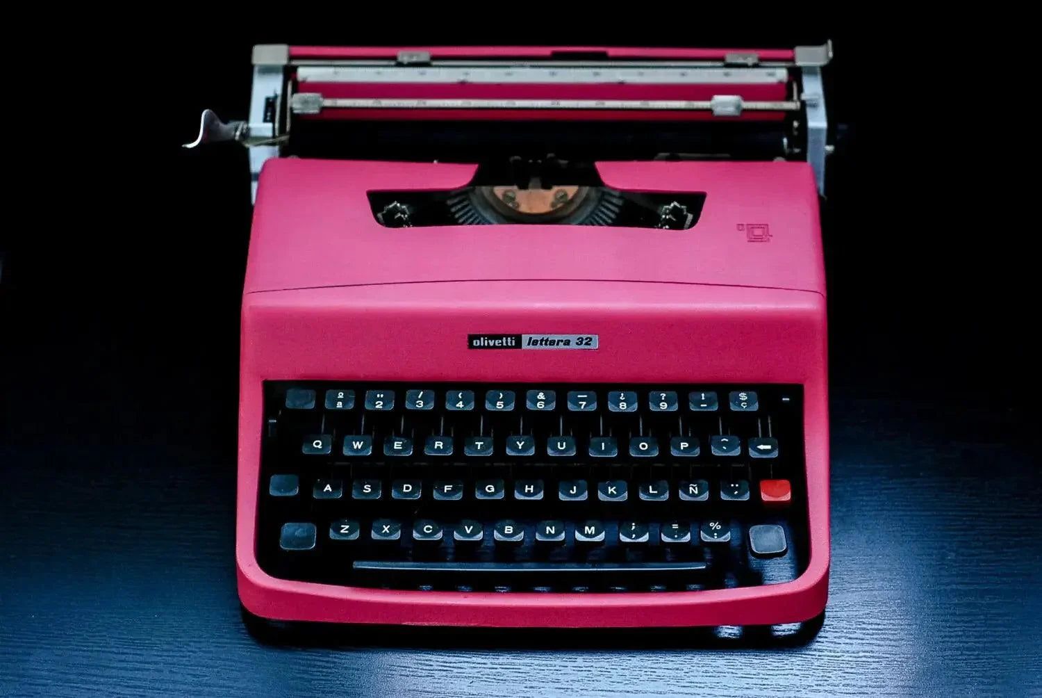 Olivetti Lettera 32 Pink, Vintage Manual Typewriter, Refurbished