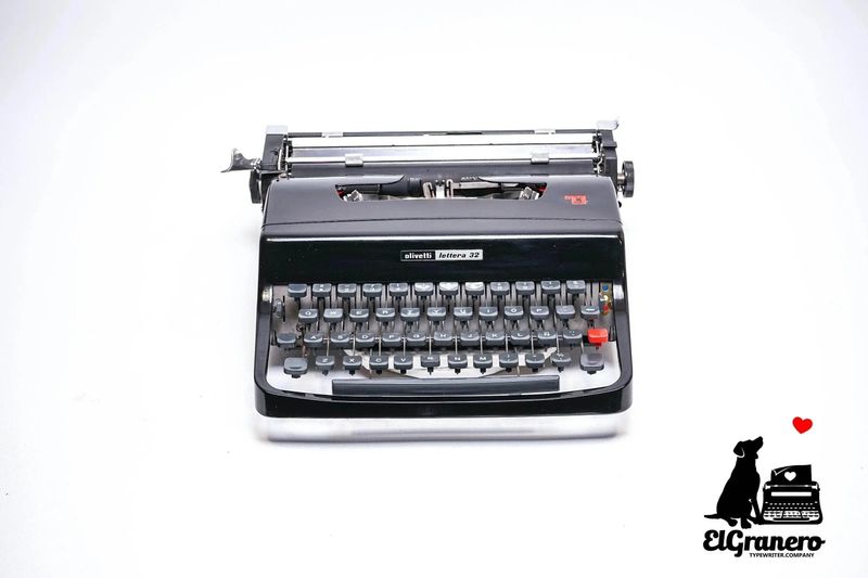 Olivetti Lettera 32 Glossy Black, Vintage Manual Typewriter, Restored