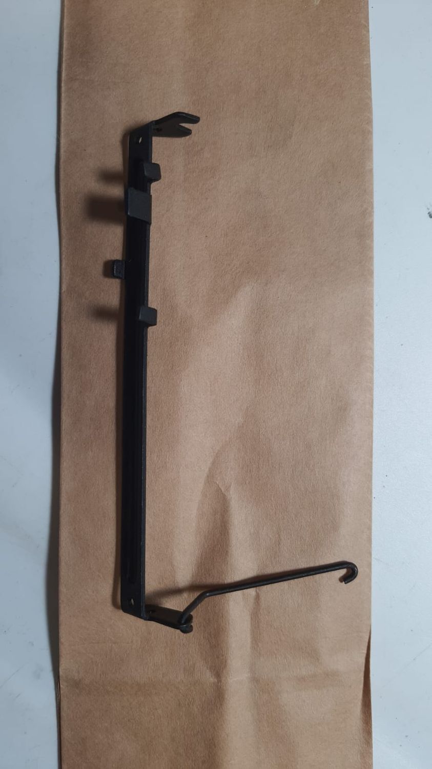 Olivetti Lettera 22 spare parts - a label and a margin release rack