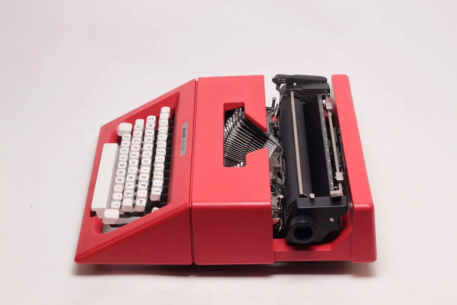 Olivetti College / Lettera 25 Red, Manual Vintage Typewriter, Serviced
