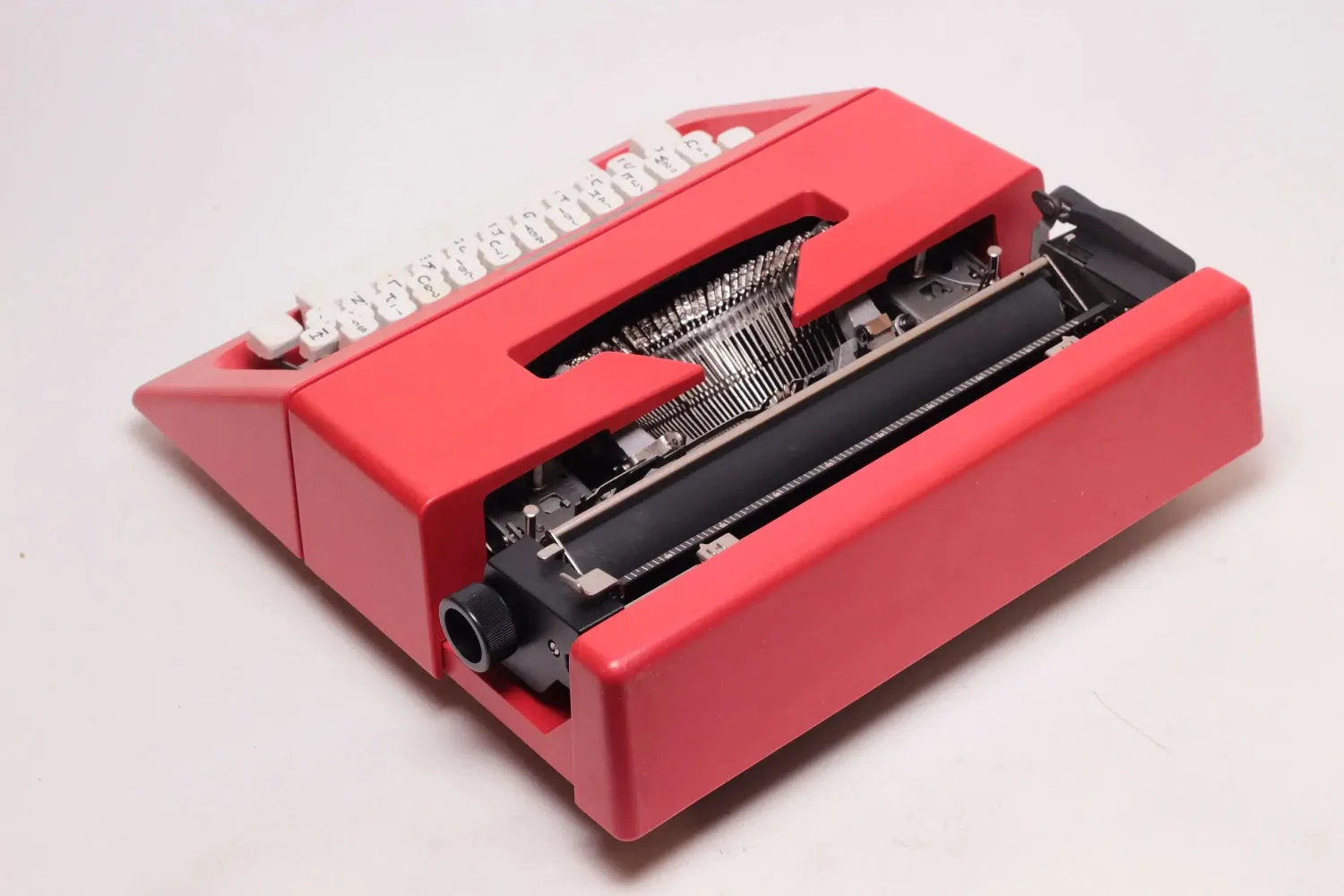 Olivetti College / Lettera 25 Red, Manual Vintage Typewriter, Serviced