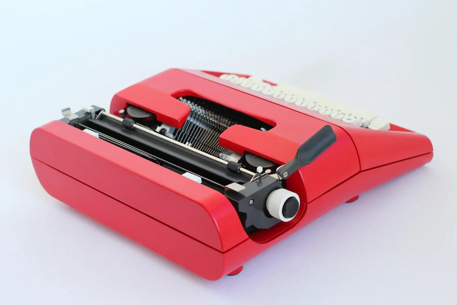 Olivetti Lettera 35 Red, Vintage Manual Typewriter, Refurbished