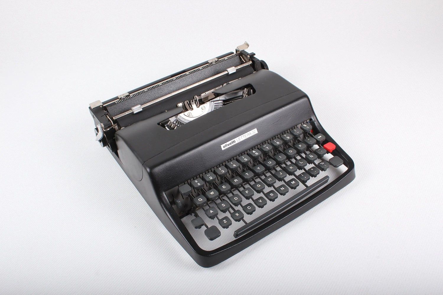 Olivetti Lettera 32 Black Manual Vintage Typewriter, Restored