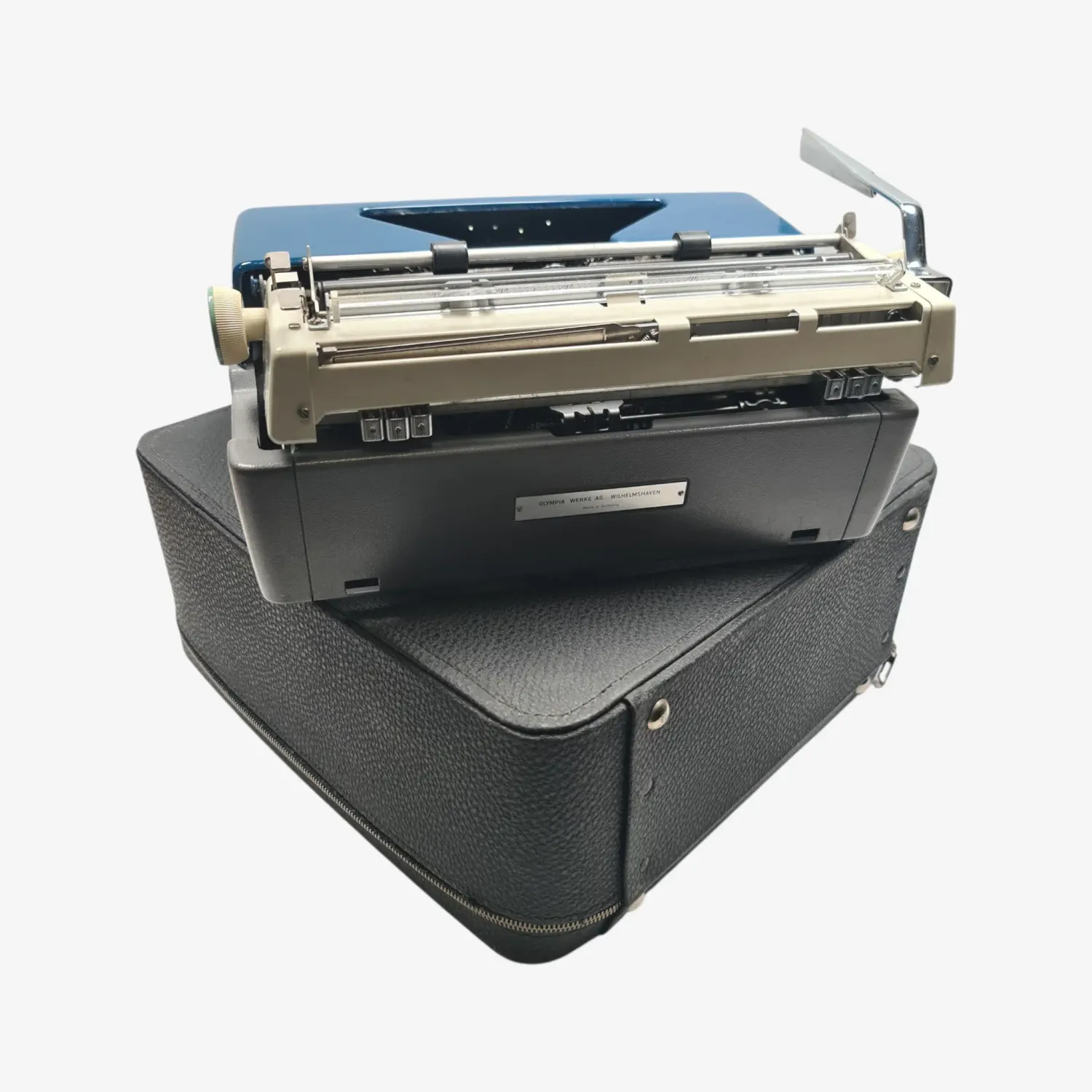 Olympia Monica (SM8) Restored 1960s Portable Typewriter (QWERTZ)