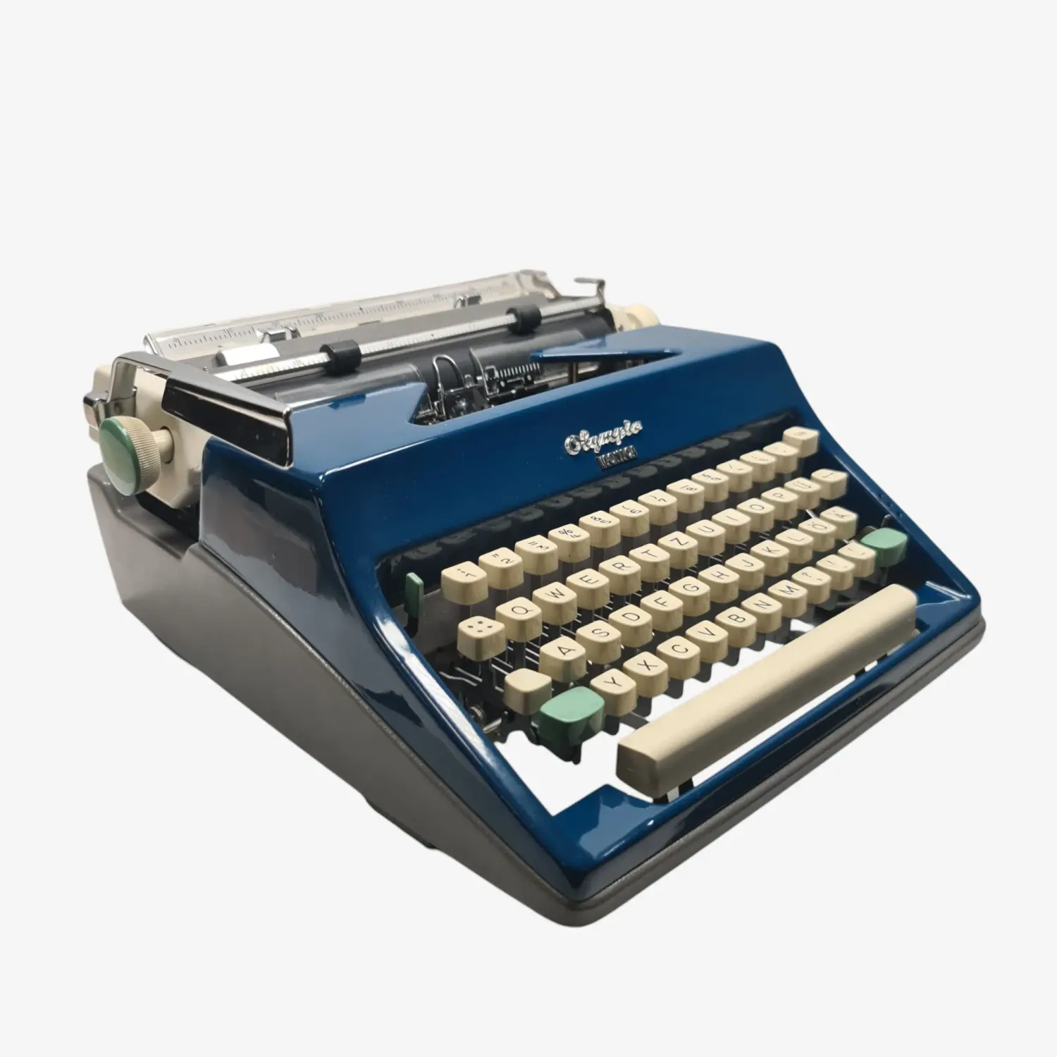 Olympia Monica (SM8) Restored 1960s Portable Typewriter (QWERTZ)