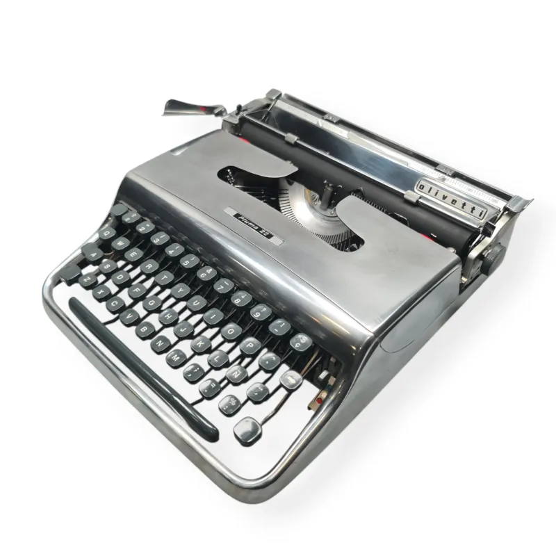 Olivetti Pluma 22 - Limited Polished Silver Edition Typewriter QWERTY