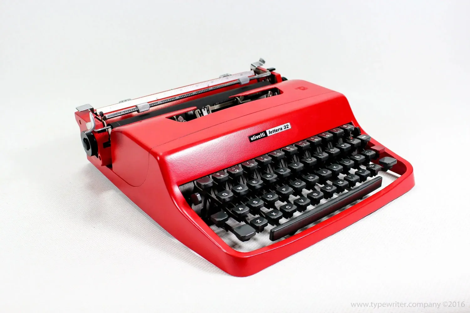 Olivetti Lettera 32 Red, Vintage Manual Typewriter, Restored